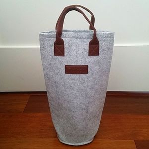 NWOT Fisioan Light gray felt foldable reusable wine bag. One size.